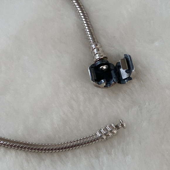 Pandora Moments Snake Chain Bracelet - Picture 9 of 11